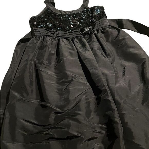 Amy Byer Black Formal Kids Dress with Black sequin accents excellent condition - Picture 1 of 2